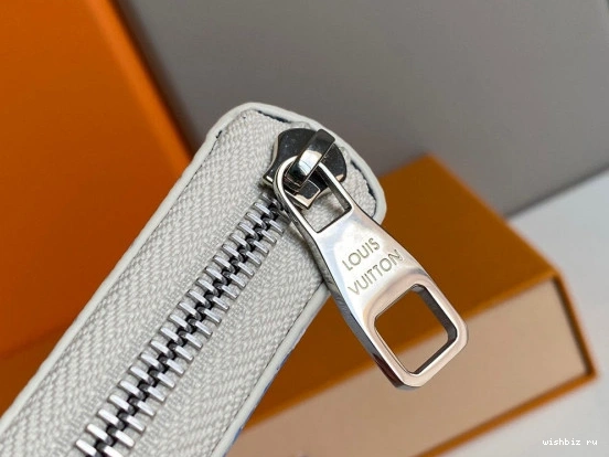 WIS ZIPPY LOUIS WALLET VUITTON 0822